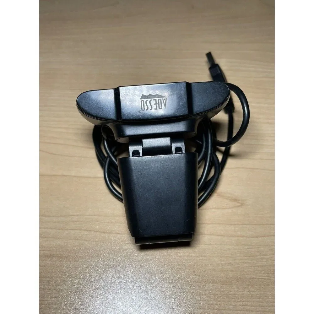 Adesso CYBERTRACK H2 480P USB Webcam with Built-in Microphone
